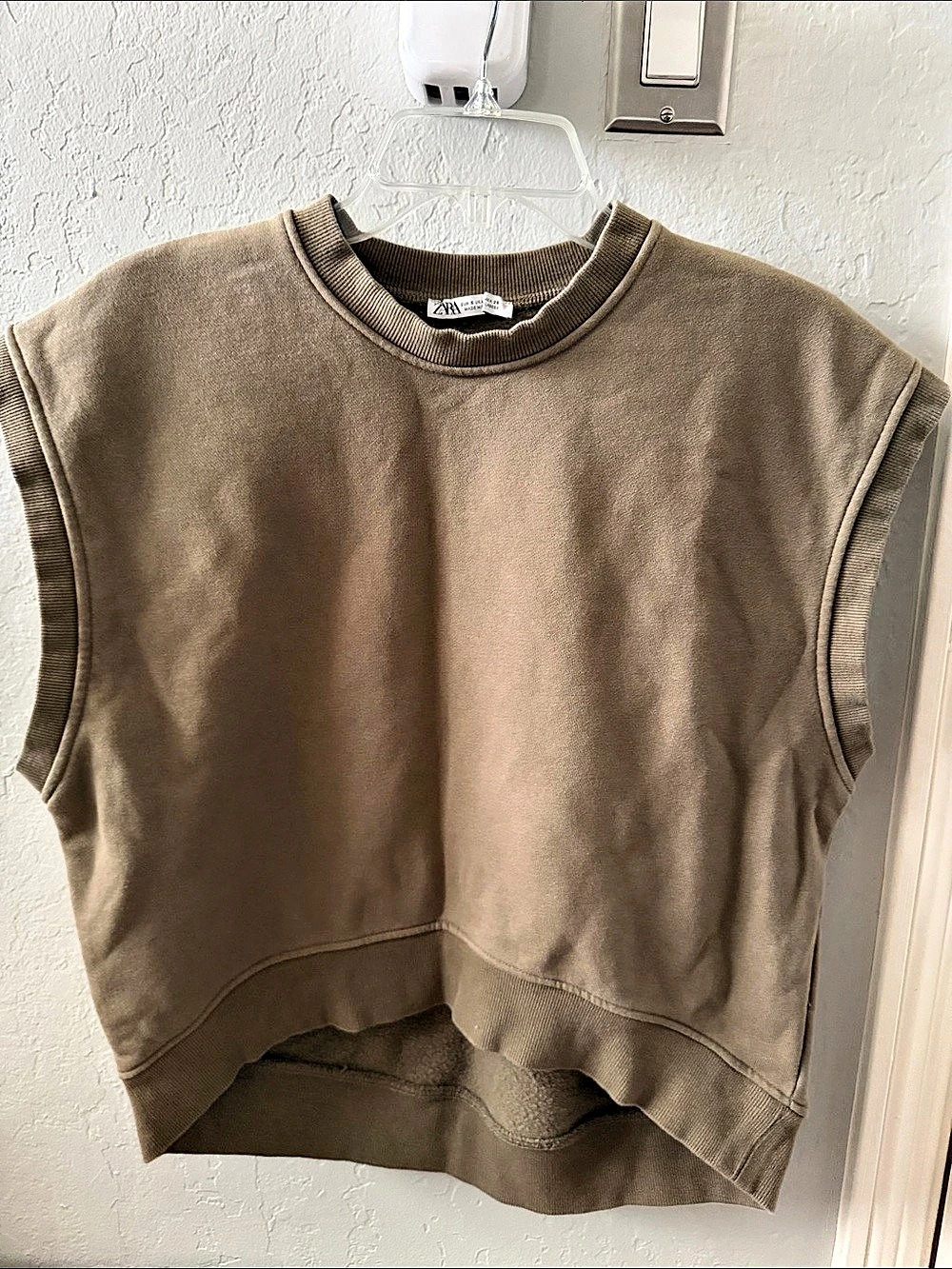 Zara Sleeveless Sweatshirt in Brown small
